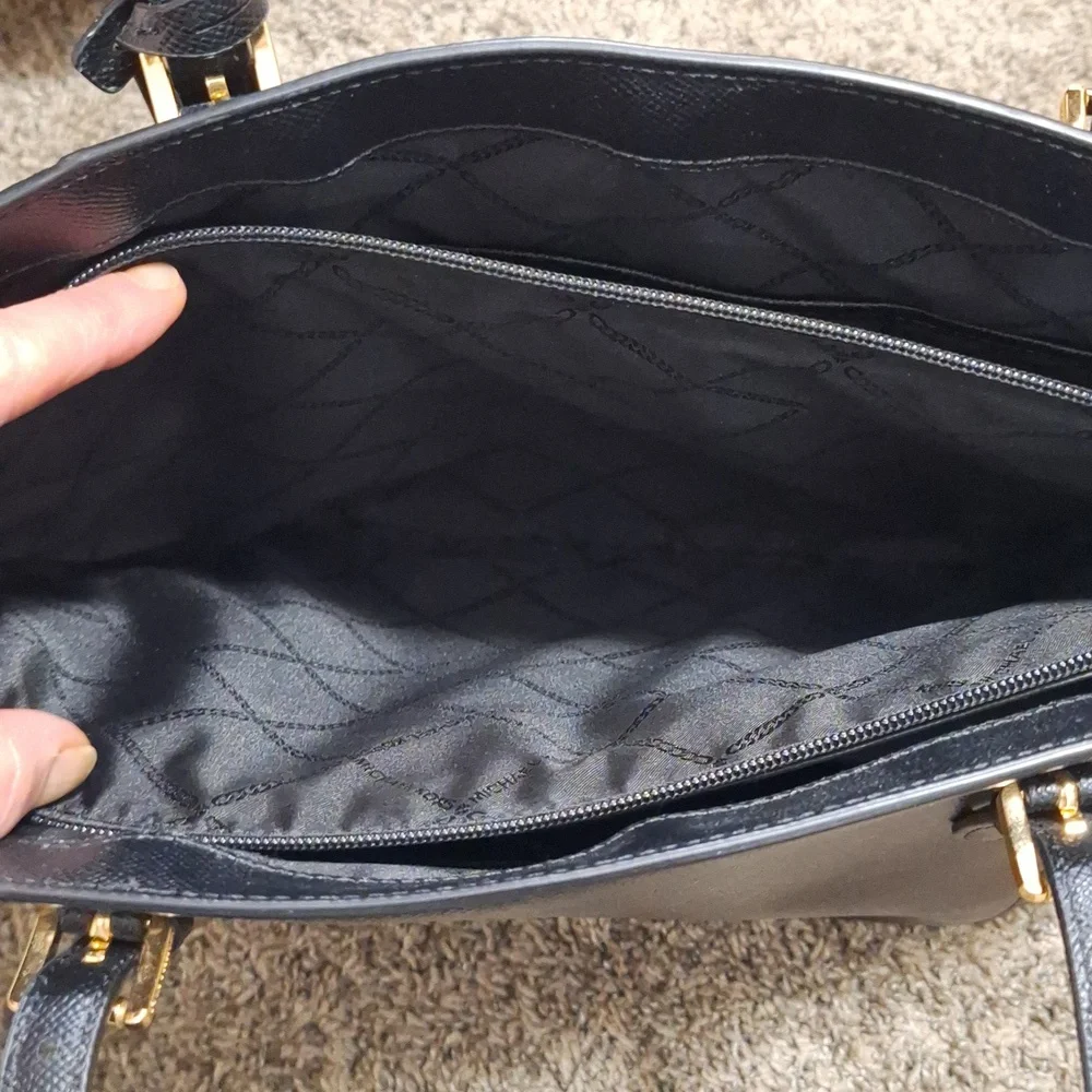 Michael Kors large suede jet set travel tote - black/gold laser cut - Picture 8 of 12